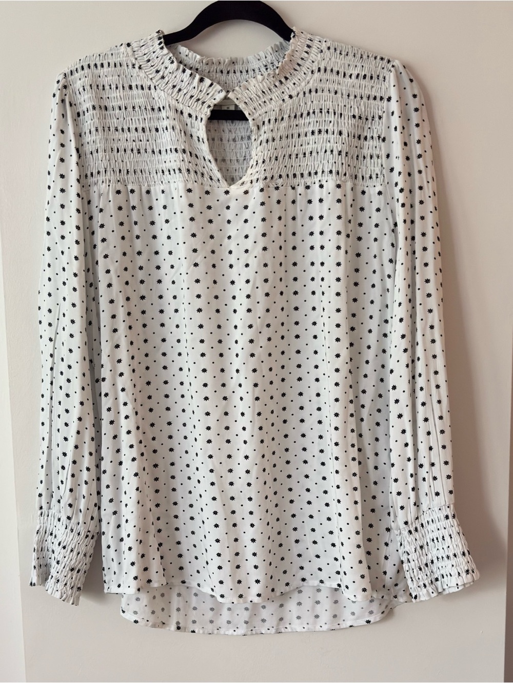 Alexander Jordan White Star Polka Dot Smocked Keyhole Blouse | Size M